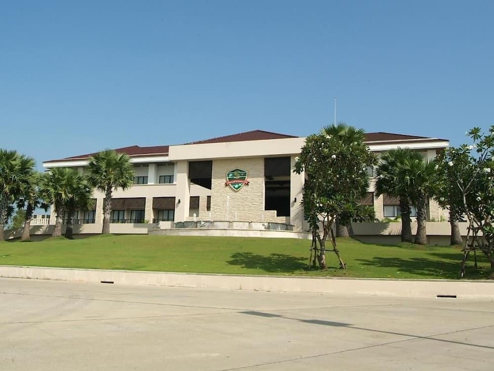 Suwan Golf and Country Club