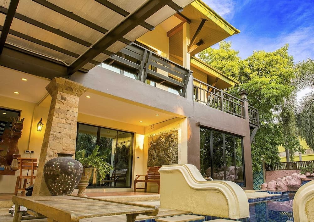 Natcha Pool Villa Pattaya