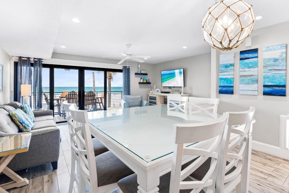 Fanta-Sea on the Beach by Beachside Management - 49 Beach Rd
