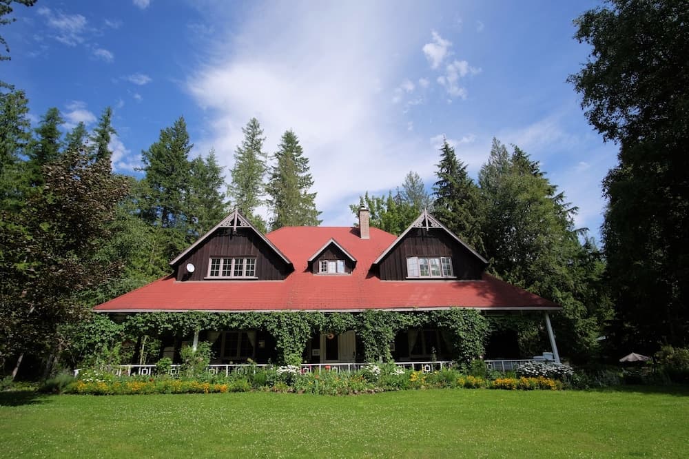 Wedgwood Manor and Glamping Retreat