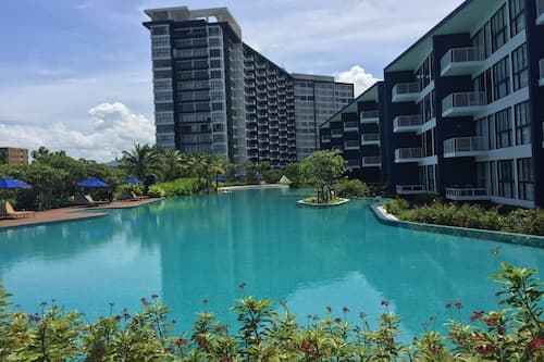 Baan Thew Talay Blue Sapphire
