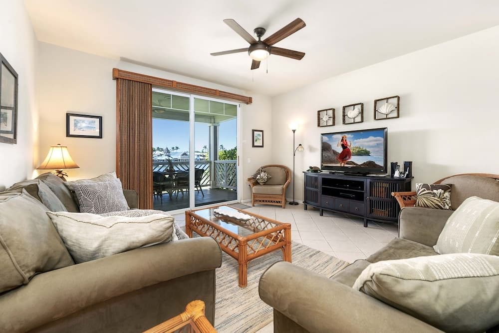 Fairway S Waikoloa O21 2 Bedroom Condo by RedAwning