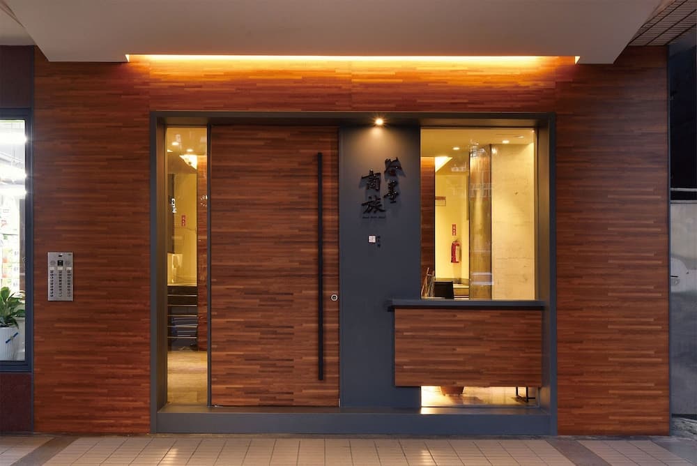 Goodmore Hotel