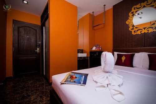 Rhythm and Rest Quarters at Khaosan Palace Hotel