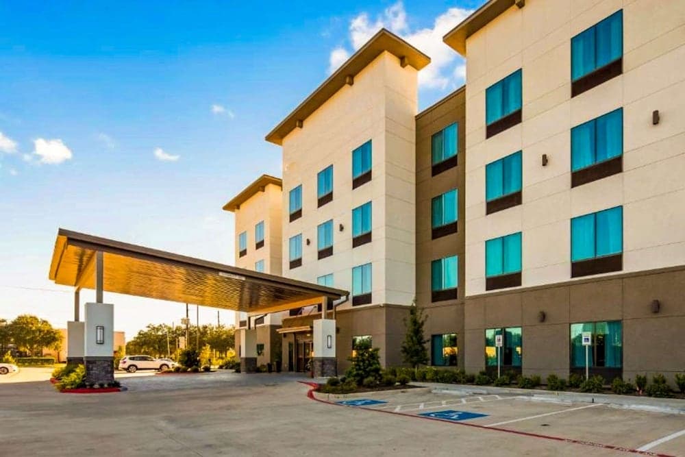 Comfort Inn & Suites Houston I-45 North - IAH
