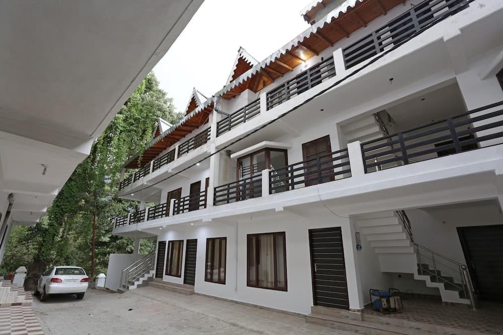 OYO 8985 Summer King