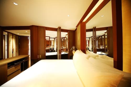 BaanSomprasong Condo Pattaya by Songland