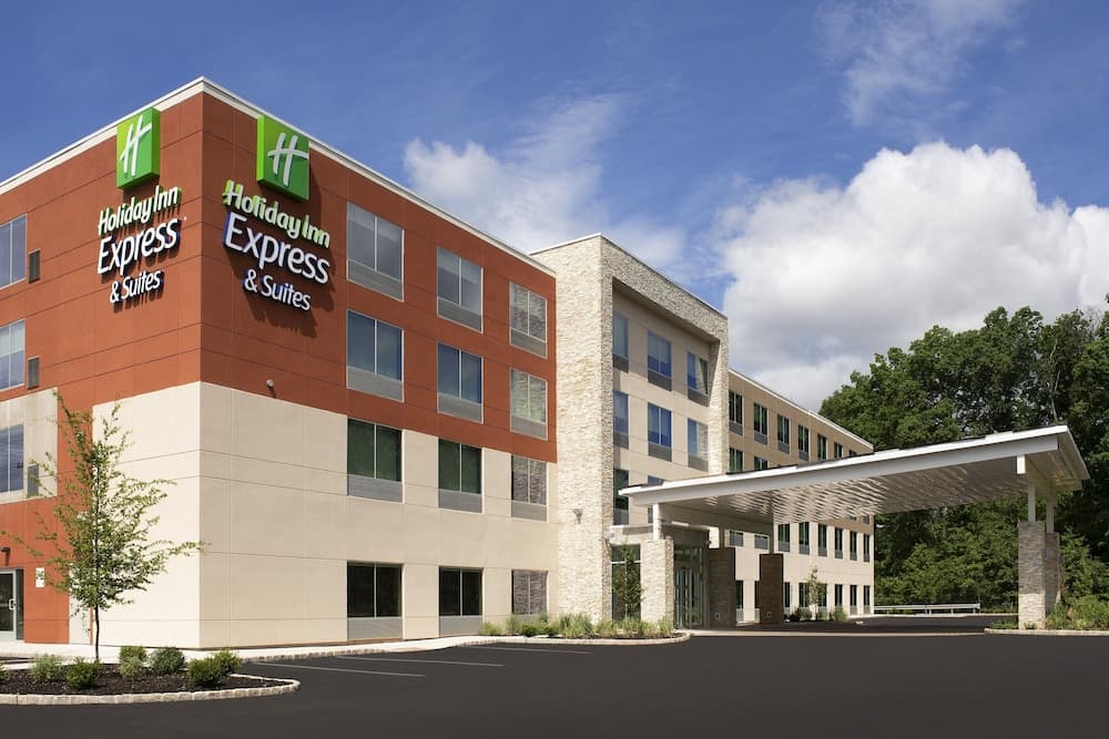 Holiday Inn Express and Suites North Brunswick by IHG