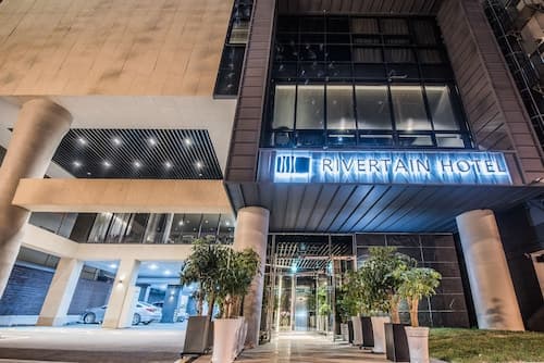 Rivertain Hotel