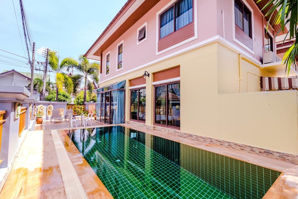 3 Bedrooms Pool Villa Walk to Patong