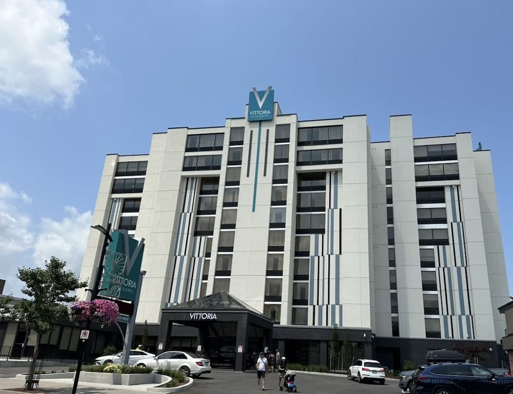 Vittoria Hotel and Suites