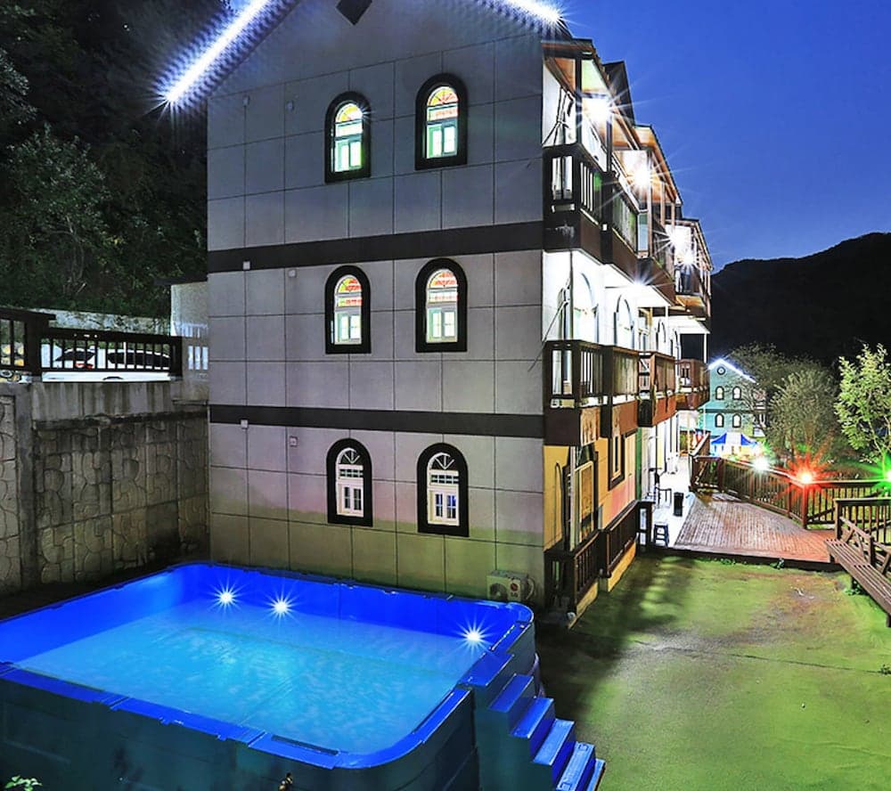 Haena Pension