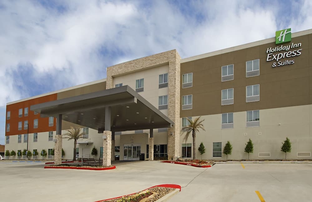 Holiday Inn Express & Suites Lake Charles South Casino Area by IHG
