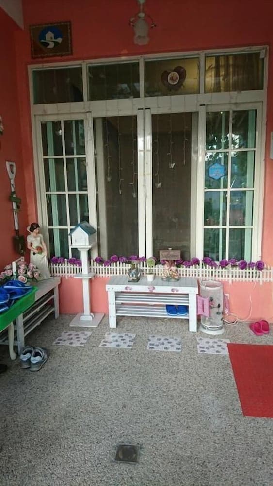 Rose Castle Hostel