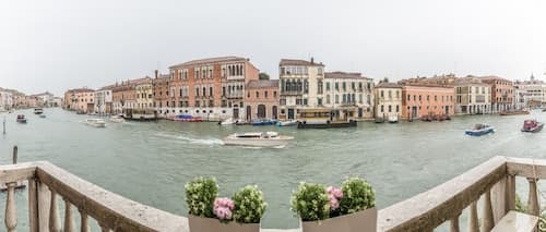 Luxury Apartment On Grand Canal by Wonderful Italy