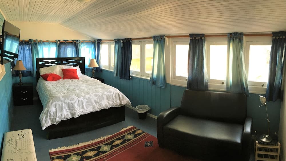 1 BR Apartment in Historic District