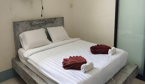 Top Harvest Rental - Hostel