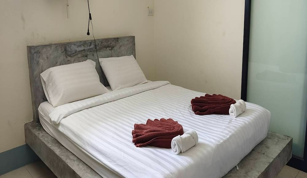 Top Harvest Rental - Hostel