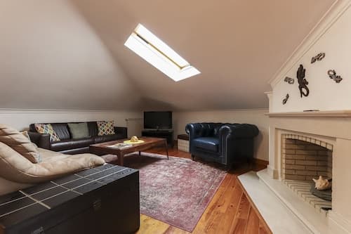 Grand Parliment Duplex by Homing