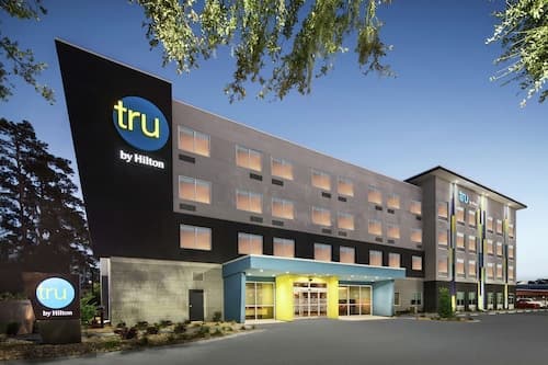 Tru By Hilton Savannah Midtown