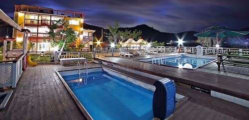 Favian Guest House
