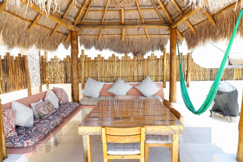 Lili Penthouse 2 bedroom sleeps 5