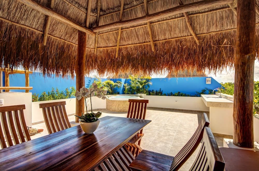 Rainbow Penthouse 2 bedrooms sleeps 5