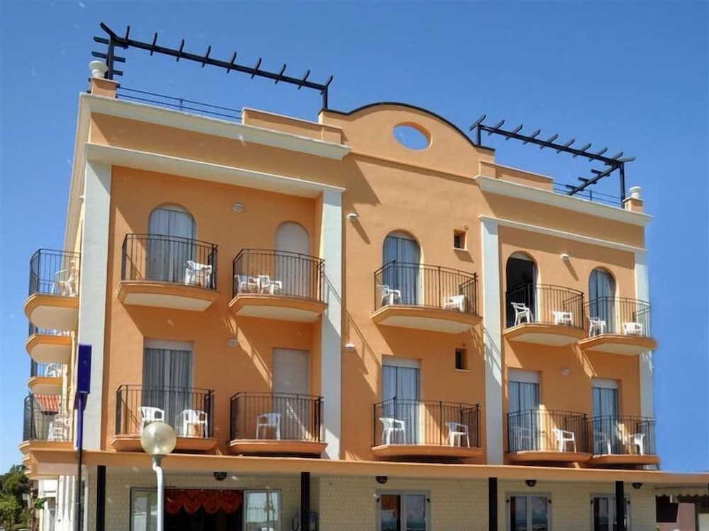 Hotel Holiday Beach