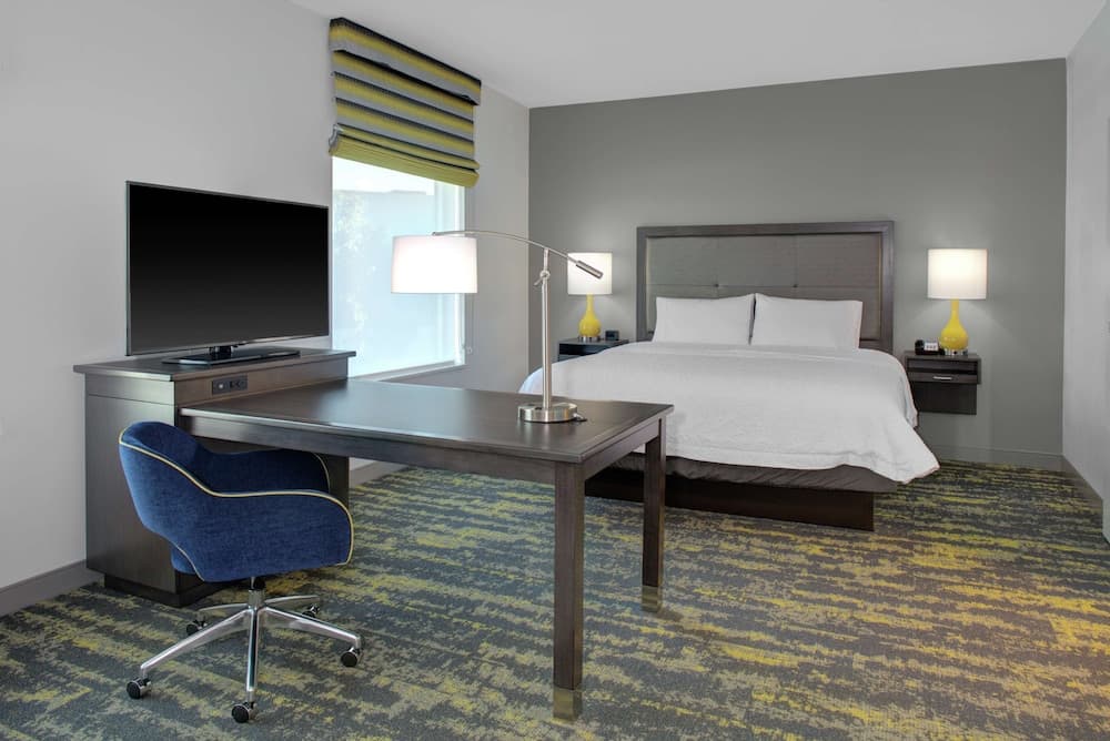 Hampton Inn & Suites Irvine-Orange County Airport