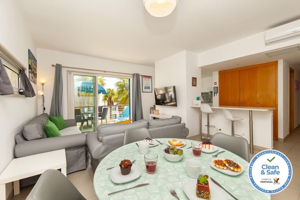 B06 - Top Floor Marina Club 2 Bed Apartment by DreamAlgarve