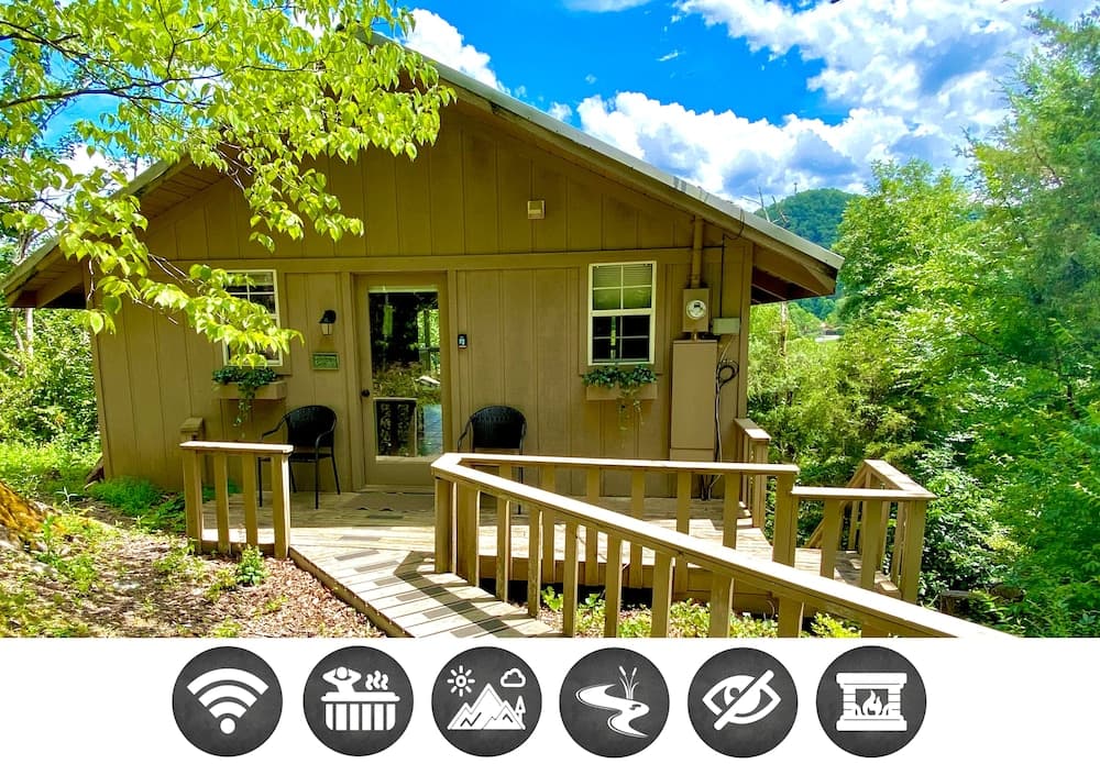 Riverview 1 Bedroom Cabin by RedAwning