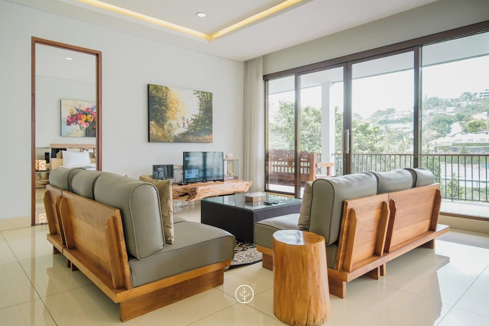 Mentari Hill View 7BR Villa with a Private Pool