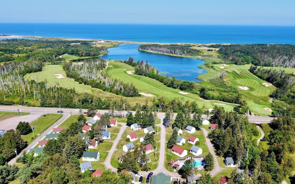 Green Gables Bungalow Court