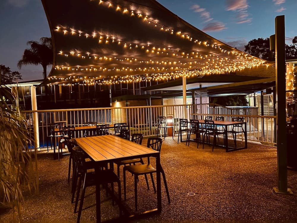 Açık havada yemek servisi