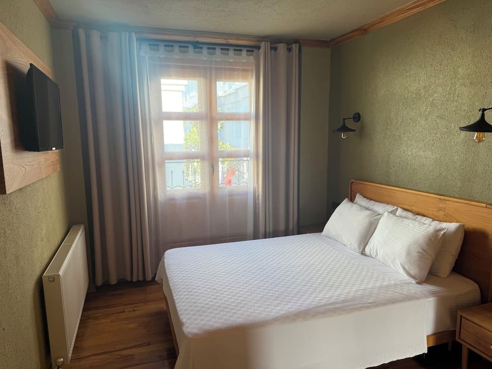 Bay Nihat Lale Otel