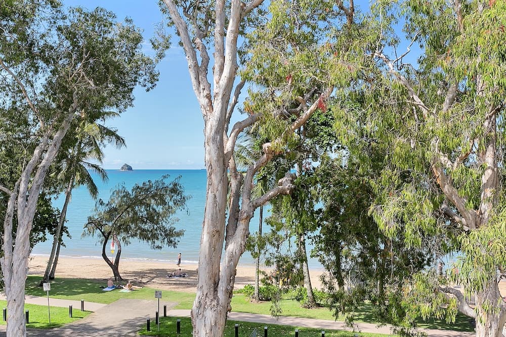 Hibiscus On Palm Cove at Marlin Waters