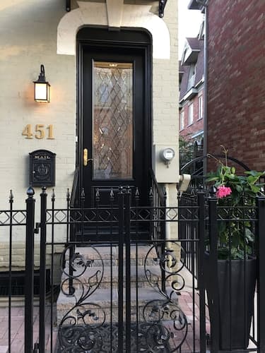 Beautiful 4BR Downtown House, Sleeps 10