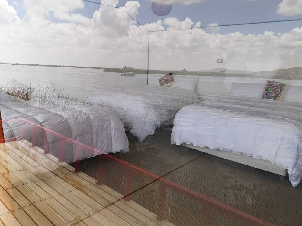 Uros Qhota Uta Lodge