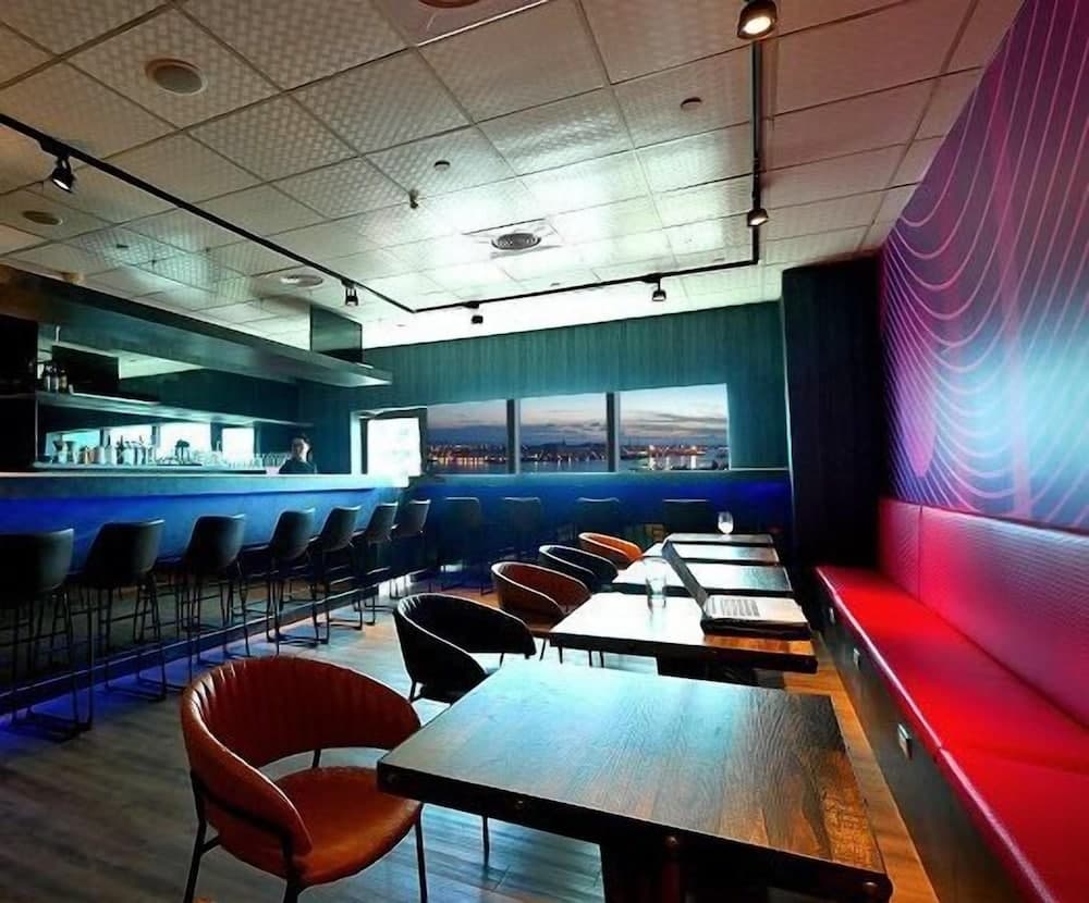 85 Love Hotel