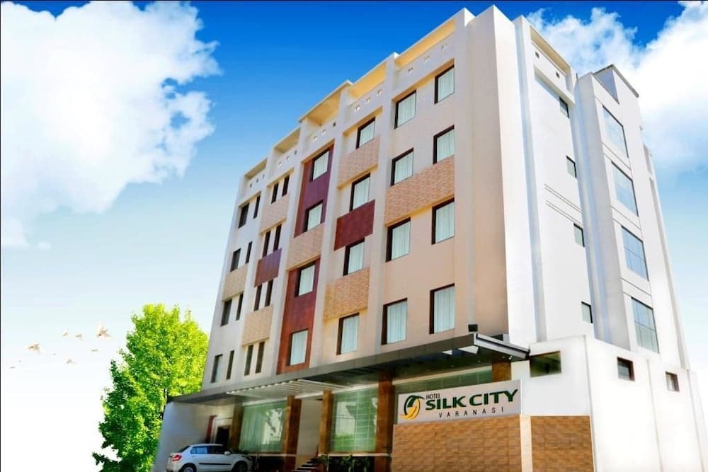 Hotel Silk City