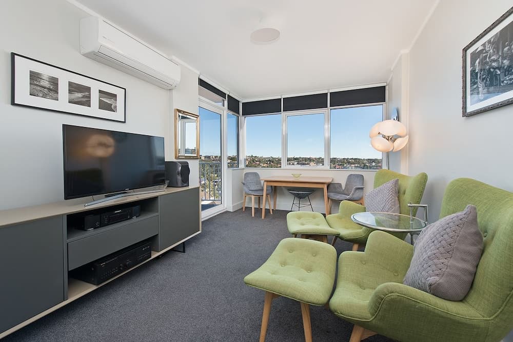 Stunning Ocean View Apartment H324