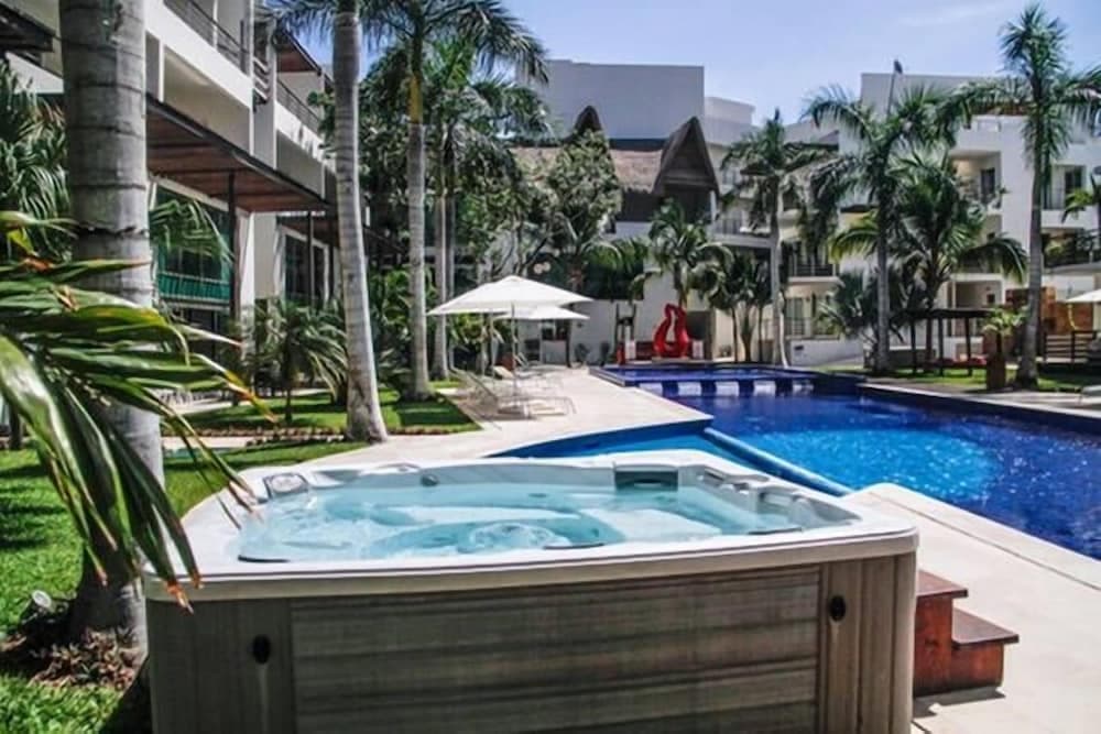 Via 38 Buda By Playa Paradise