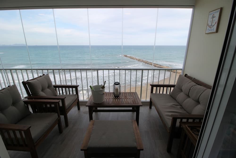 Sea front - Stunning views