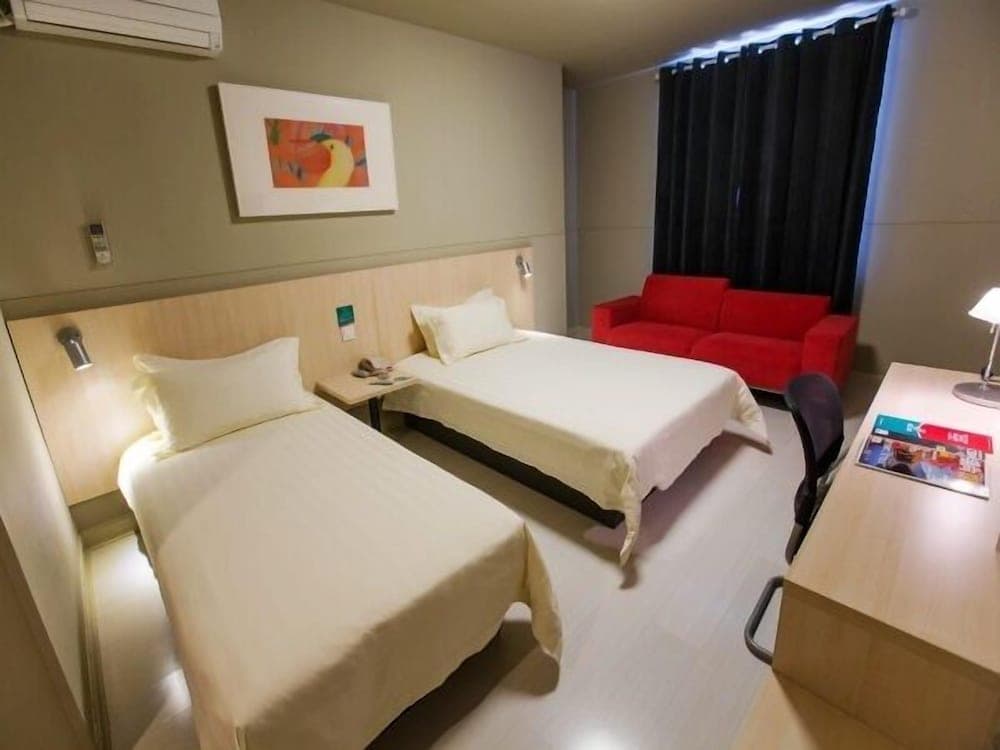 Jinjiang Inn Shanghai Qingfang Market Caoan Road