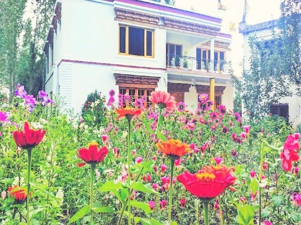 Konaklama yerinin ön cephesi