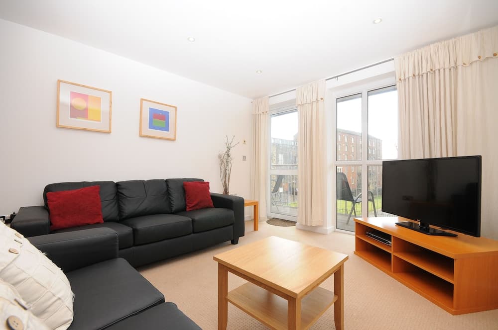 Town or Country - Greenwich Apartments