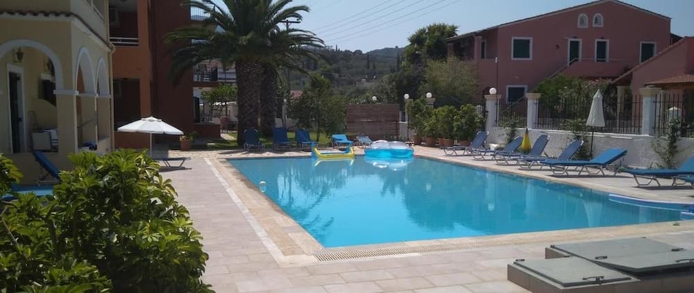 Katerina Pool Apartments
