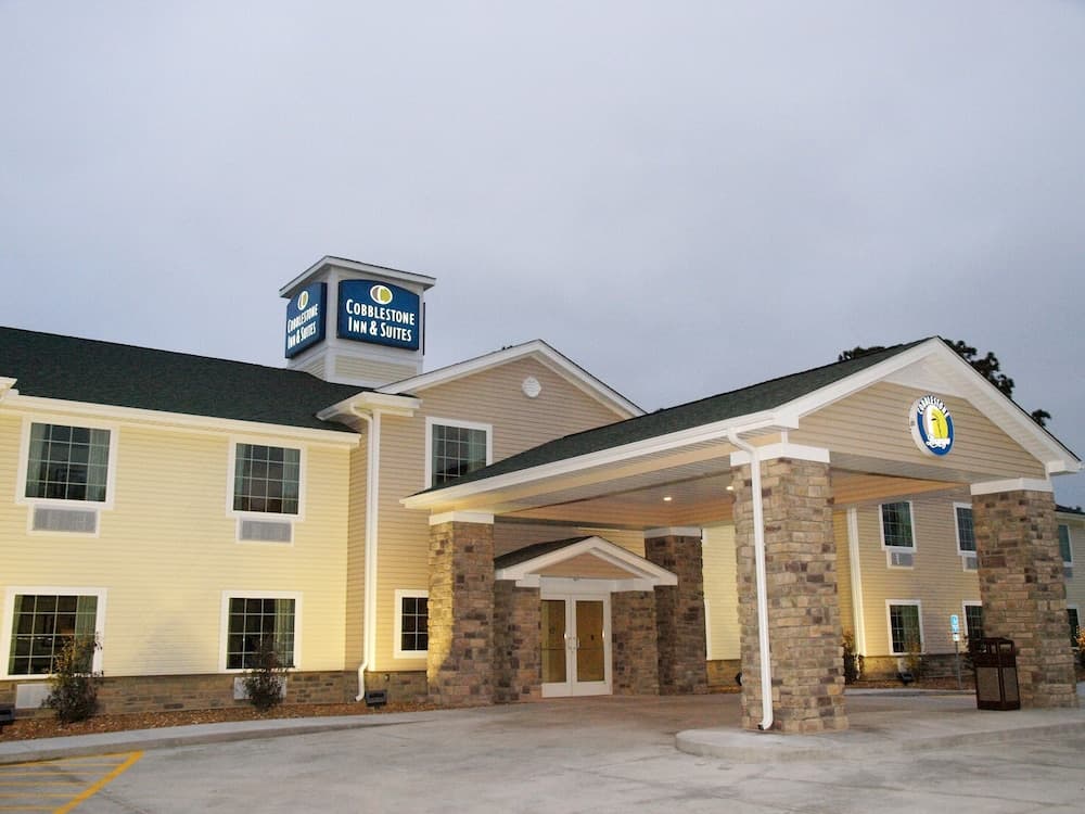 Cobblestone Inn & Suites - Vinton