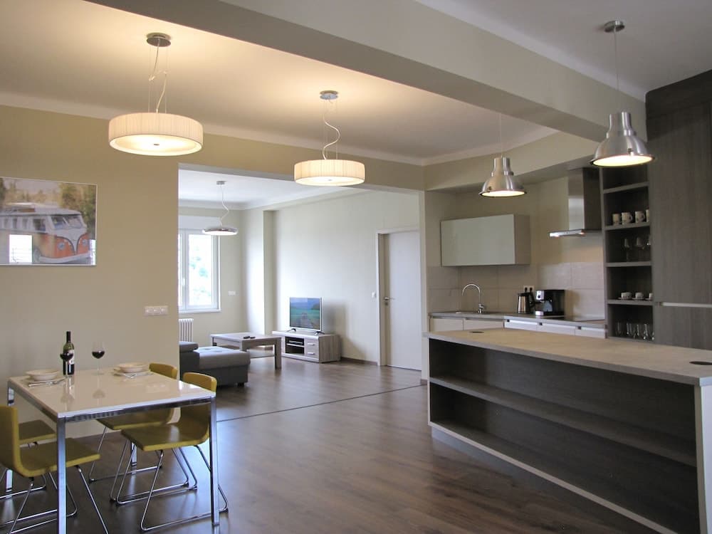 Empire of Liberty Apartment