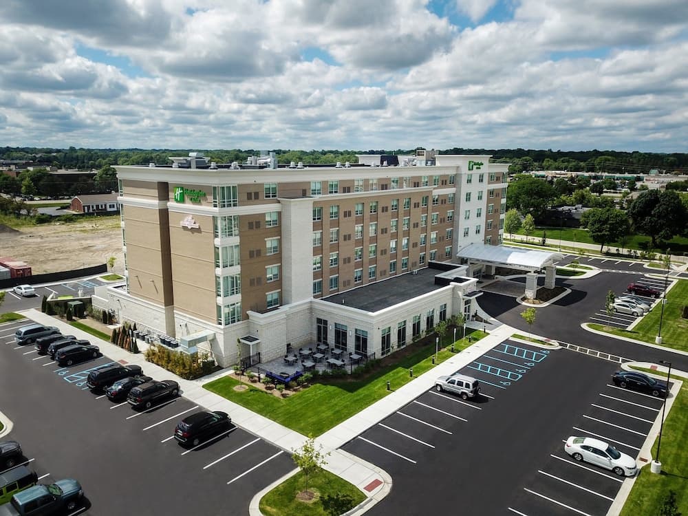 Holiday Inn Hotel & Suites Farmington Hills - Detroit NW by IHG
